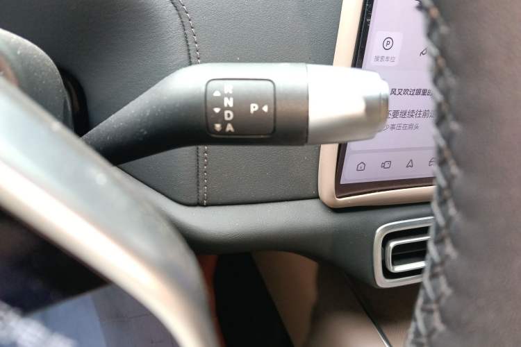 Used Li Auto L8 2025 Max Smart Refresh Edition
