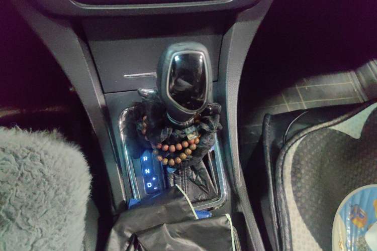 Used Geely Auto Emgrand 2017 Sedan Million Edition 1.5L CVT Upward Version Gear Lever