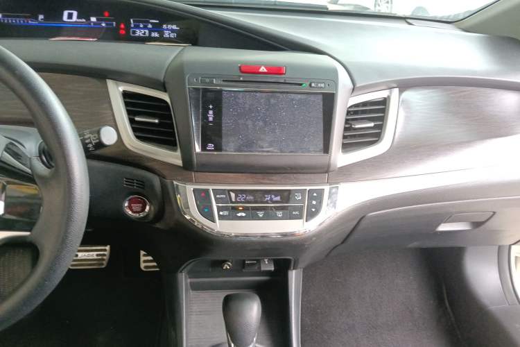 Used Honda Jade 2014 1.8L Automatic Comfort Elite Version 5 Seats