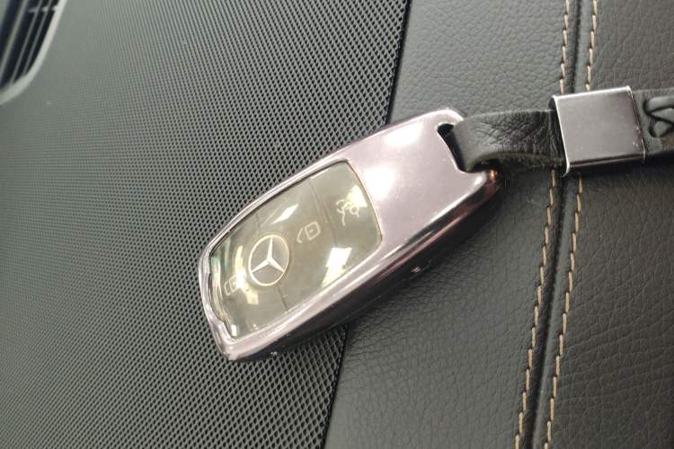 Used Mercedes-Benz E-Class New Energy 2022 Second Facelift E 350 e L Plug-in Hybrid Sports Sedan Interior 1