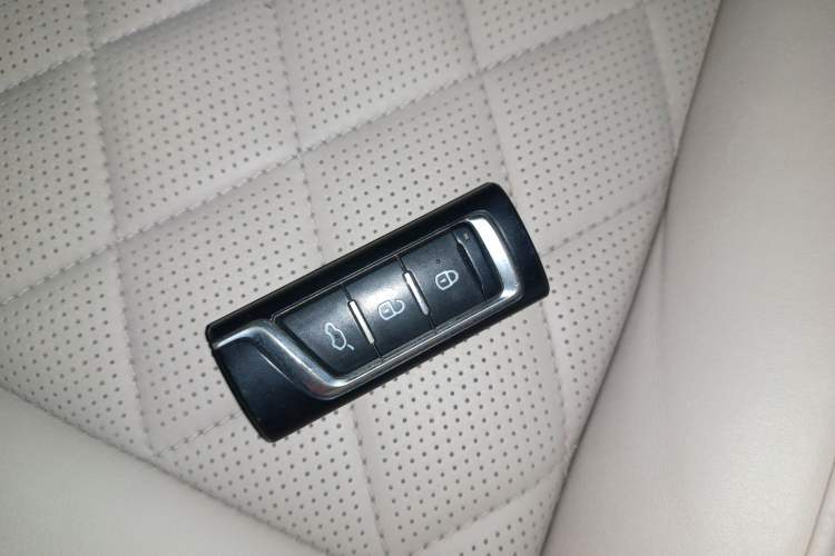 Used GAC Trumpchi GA8 2016 320T Ultimate Edition