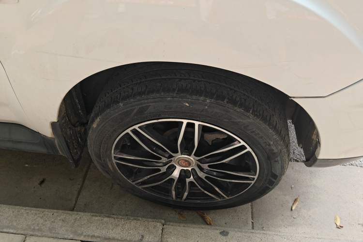 Used Mitsubishi Outlander 2010 Kijang 2.0 Sport Edition Right Front Wheel Hub