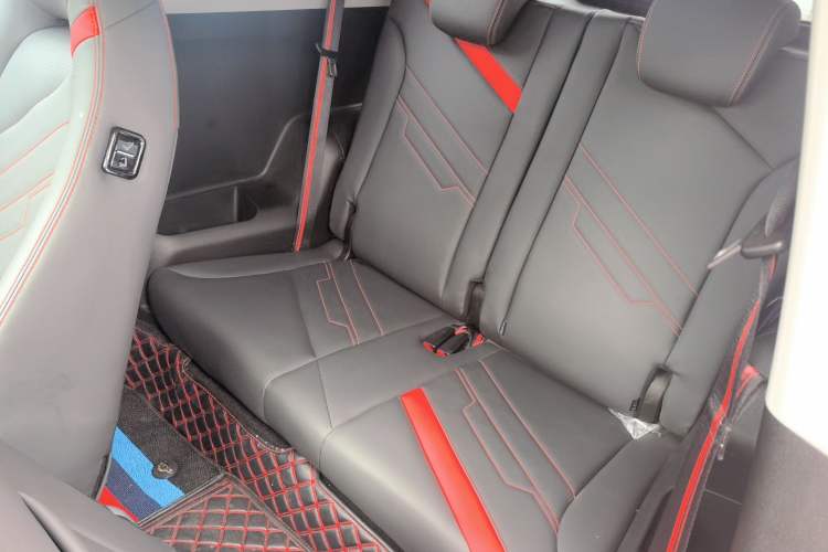 Used Chery New Energy Boundless Pro 2022 301km "WoW" Edition NMC Lithium Battery 30.6 kWh Left Rear Seat