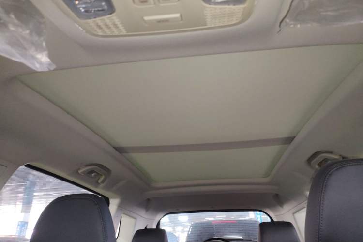 Used Sinotruk VGV U70 2021 1.5T Automatic Youyue Edition 7-Seater Headliner