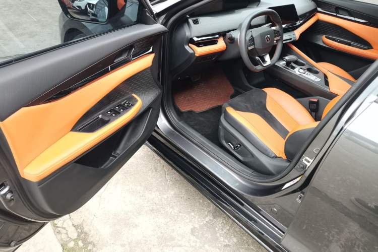 Used CHANGAN UNI-V 2023 1.5T Sport Edition
