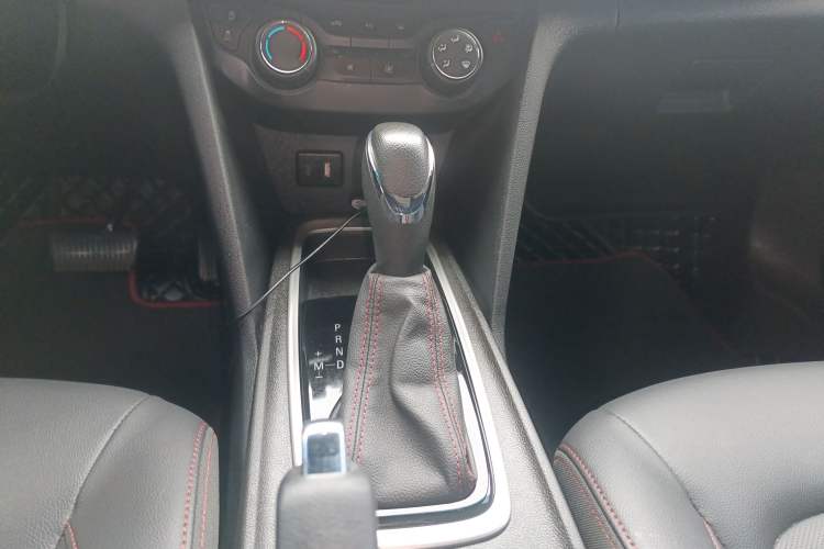 Used Chevrolet Monza 2022 Light Hybrid RS 330T Automatic Comfort Edition Gear Lever