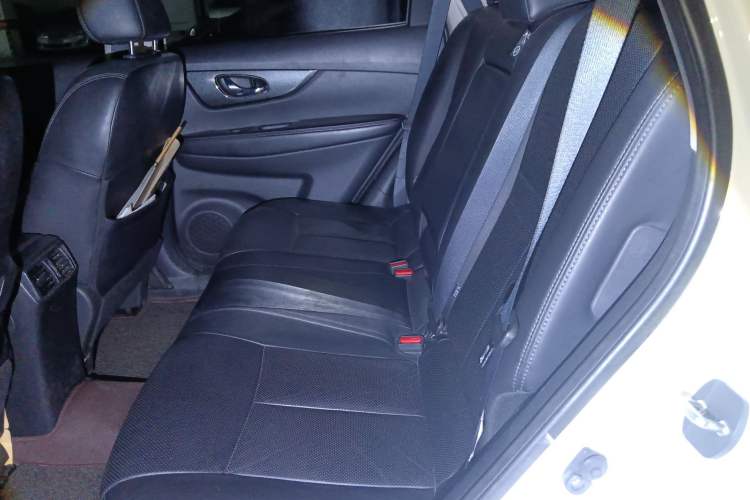 Used Nissan X-Trail 2014 2.5L CVT Luxury Edition 4WD
