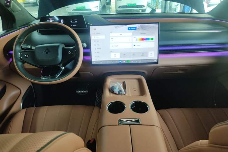 Used Hyptec HL 2025 700 Ultra Six-Seater All-Wheel-Drive LiDAR Version
