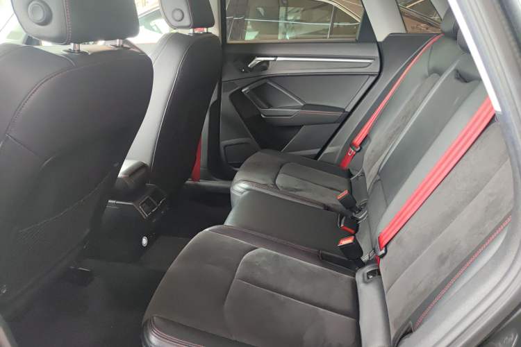 Used Audi Q3 2021 40 TFSI Fashion Dynamic Model
