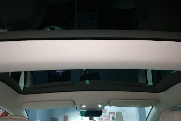 Used Hima Luxeed S7 2025 705 km Pro