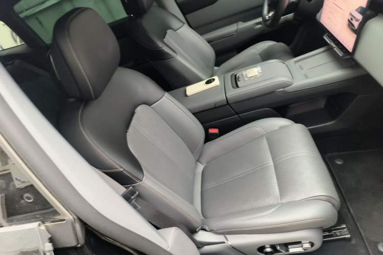 Used Zeekr 7X 2025 75 kWh Rear-Wheel Drive Intelligent Driving Version Right Front Seat