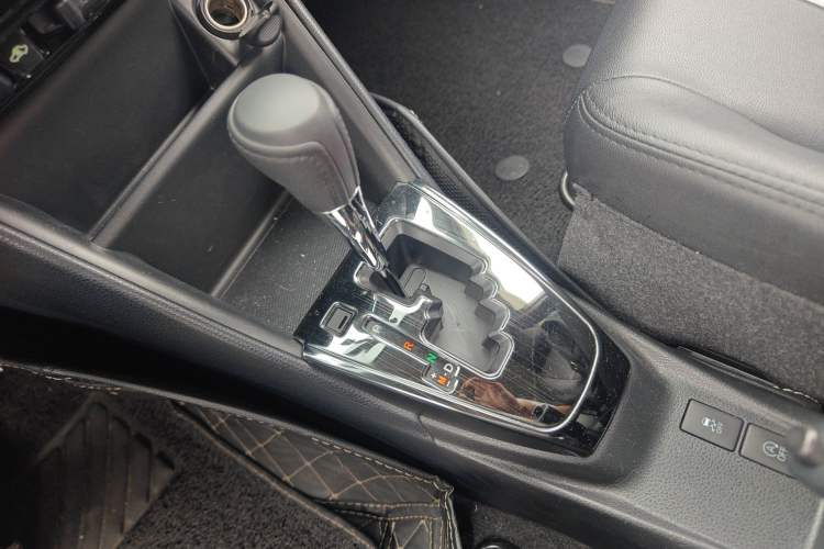 Used Toyota YARiS L Zhi Xuan 2021 X-Trail 1.5L CVT Leading Edition Gear Lever