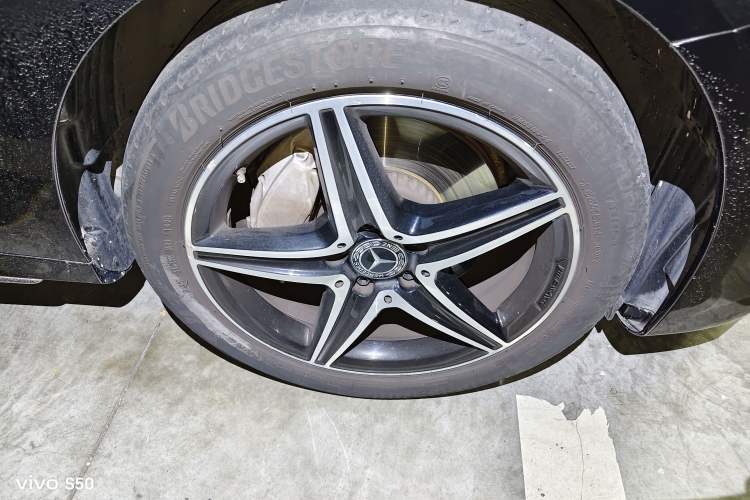 Used Mercedes-Benz E-Class 2020 Restyled E 300 L Sport Exclusive Edition Right Front Wheel Hub