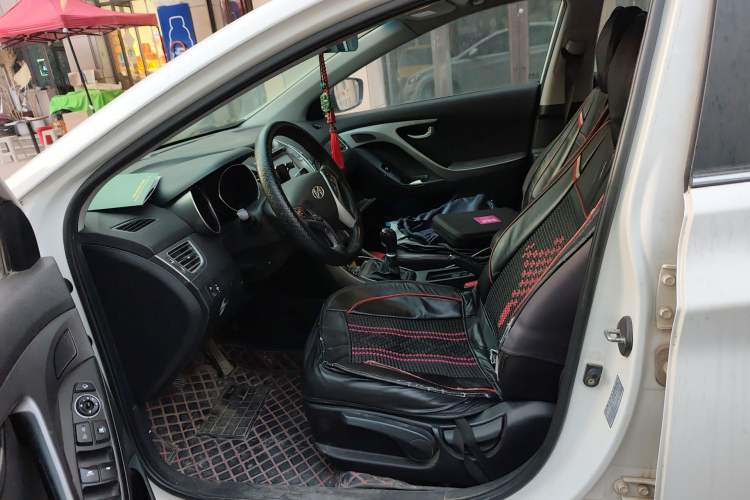 Used Hyundai Elantra (5th Generation / Langdong) 2015 1.6L Manual Leading Model
