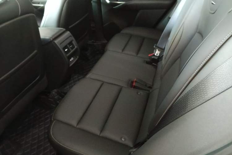 Used Cadillac XT4 2020 28T Two-Wheel-Drive Leading Version
