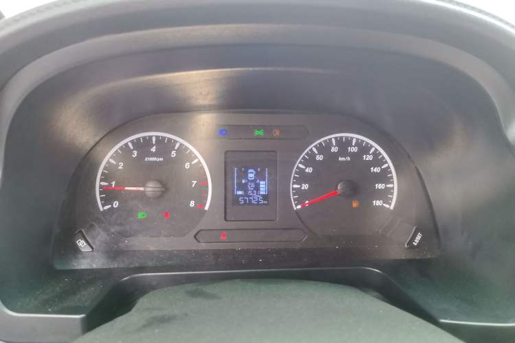 Used FORTHING Lingzhi 2022 M5L 1.6L Utility Model 7 Seats
