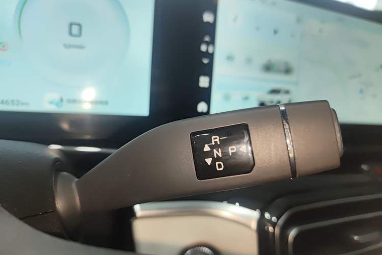 Used JETOUR Shanhai L7 2024 1.5T 120km ULTRA 7-Seater Gear Lever