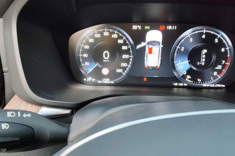 Used Volvo XC60 2021 T5 4x4 Smart Luxury Edition Odometer Close Up