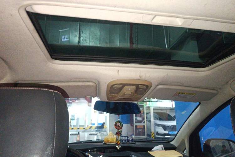 Used HYOSOW H3 2015 1.5L manual luxury version
