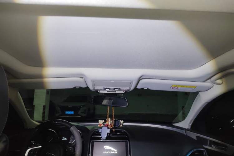 Used Jaguar XEL 2019 2.0T 200 PS Luxury Edition Headliner