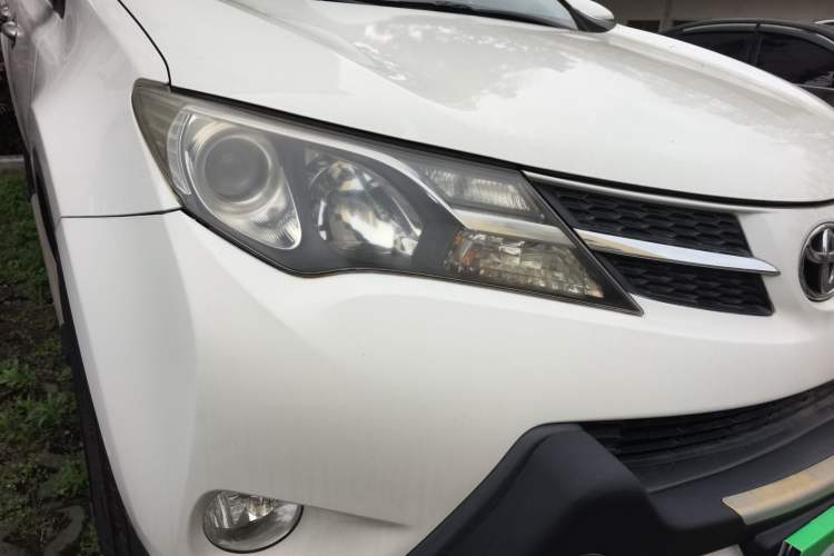 Used Toyota RAV4 2013 2.0L CVT Four-Wheel Drive New Edition Right Front Headlight