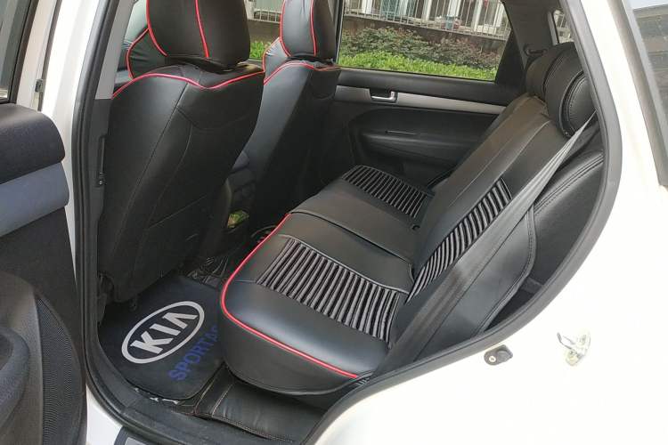 Used Kia Sorento 2013 2.4L 7-seat Gasoline Comfort Edition
