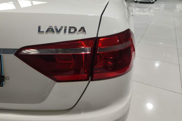 Used Volkswagen Lavida 2017 1.6L Automatic Comfort Edition