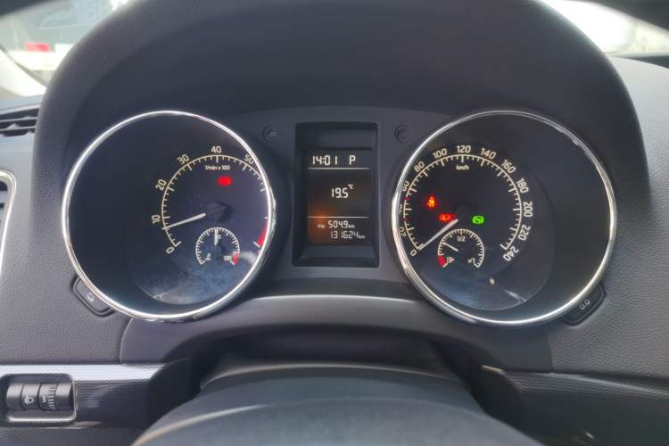Used Skoda Yeti 2016 1.4TSI DSG Advanced Edition Instrument Cluster