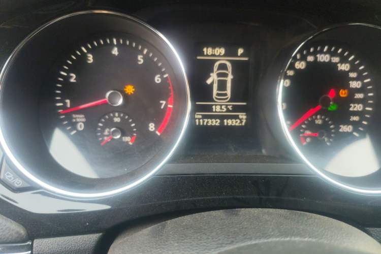 Used Volkswagen Sagitar 2017 230TSI Automatic Luxury Edition Odometer Close Up