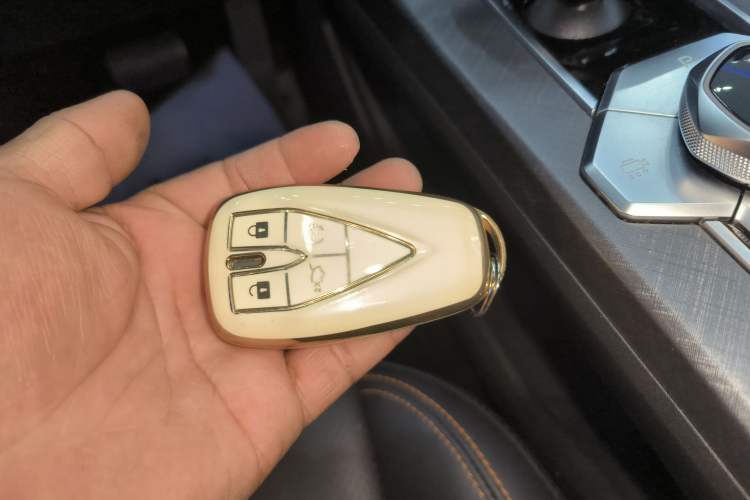 Used CHANGAN UNI-V 2022 1.5T Prestige Version Vehicle Key