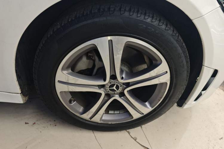 Used Mercedes-Benz C-Class 2020 C 260 L Sport Edition Right Front Wheel Hub