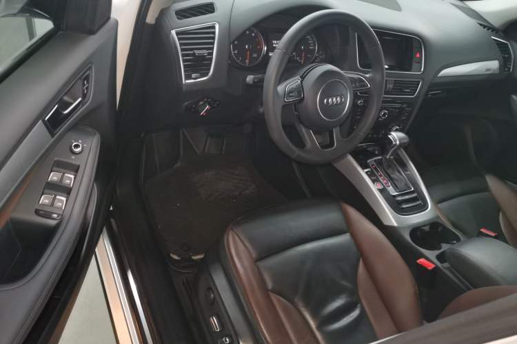 Used Audi Q5 2017 Plus 40 TFSI Technology Model
