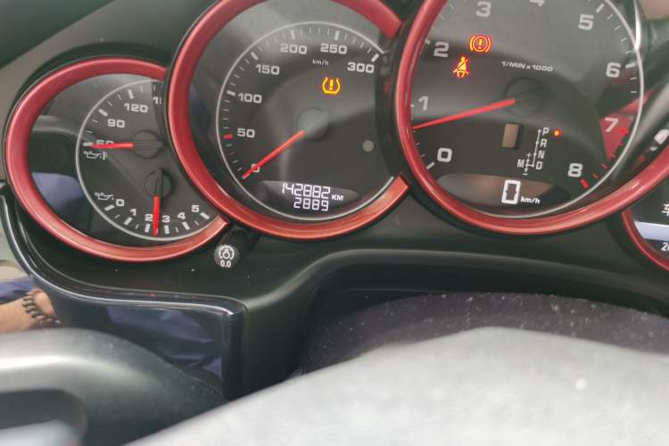 Used Porsche Panamera 2014 Panamera 4 3.0T Odometer Close Up