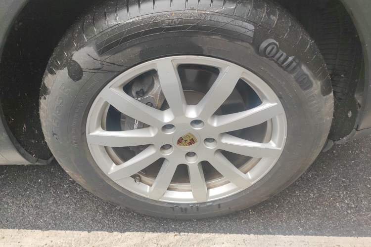 Used Porsche Cayenne 2018 Cayenne 3.0T Right Front Wheel Hub