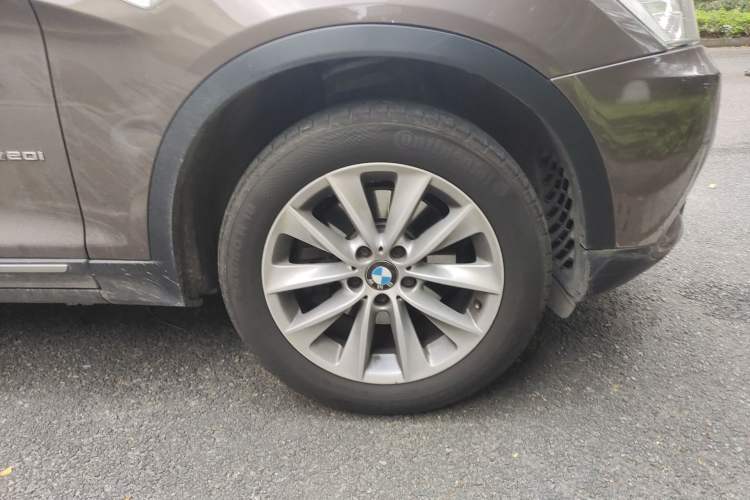 Used BMW X3 2013 xDrive20i Luxury Edition Right Front Wheel Hub