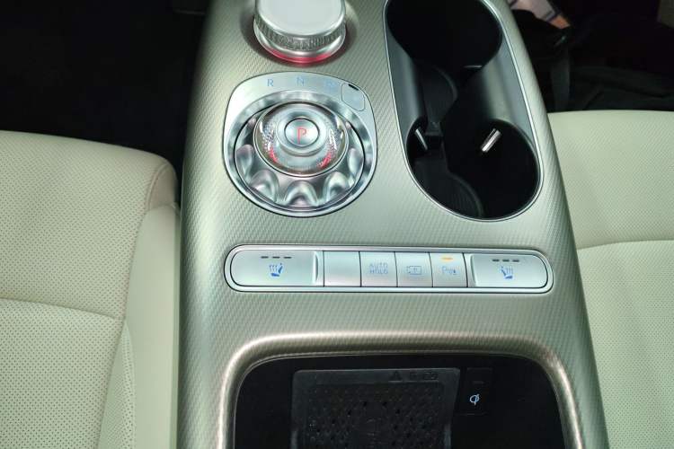 Used Genesis GV60 2023 Single-Motor Rear-Drive Luxury Edition Gear Lever