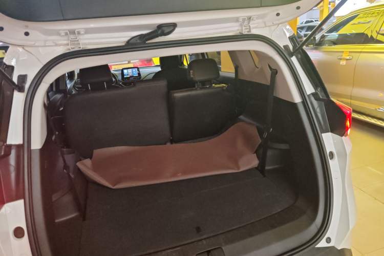 Used Chevrolet Orlando 2020 Light Hybrid Redline 530T Automatic Enjoyment Edition (5+2 Models)