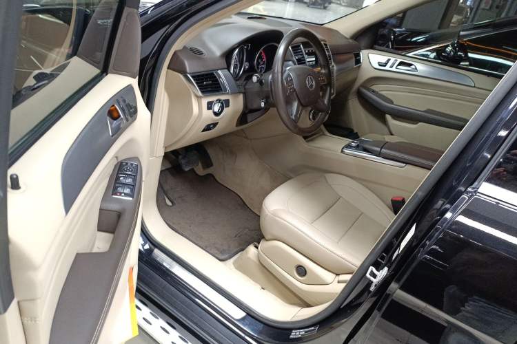 Used Mercedes-Benz M-Class 2014 ML 320 4MATIC
