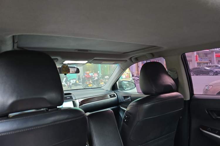 Used Toyota Camry 2016 Dual-Engine 2.5 HG 10th Anniversary Deluxe Navigation Edition Headliner