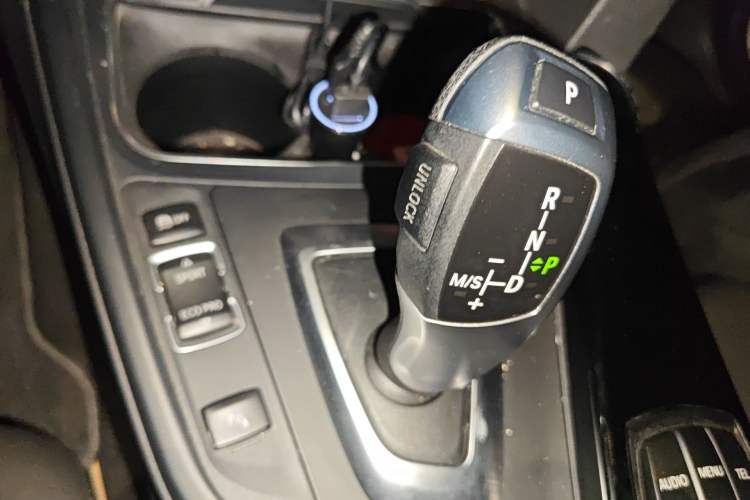 Used BMW 3 Series 2016 320Li Ambition Model Gear Lever