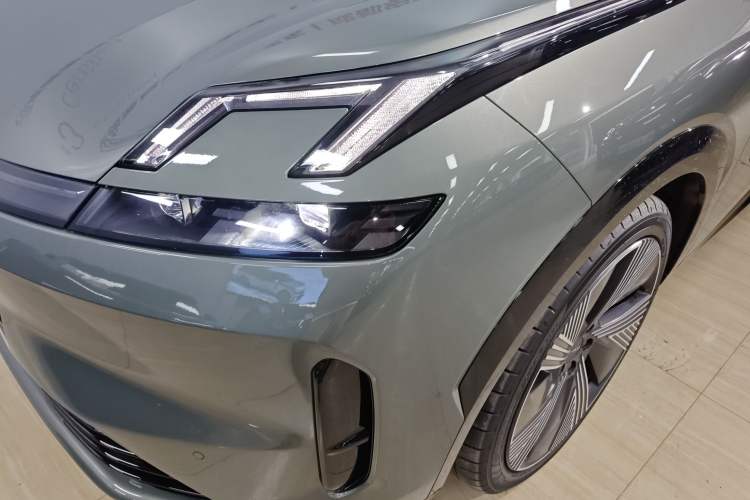 Used Lynk & Co 08 EM-P 2023 220km All-Wheel-Drive Performance Halo Left Front Headlight