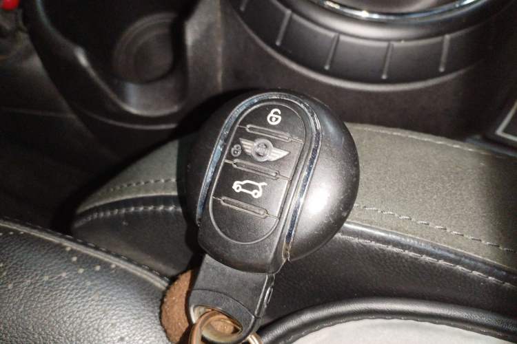 Used MINI 2015 1.5T COOPER Excitement Five-Door Edition Interior 1