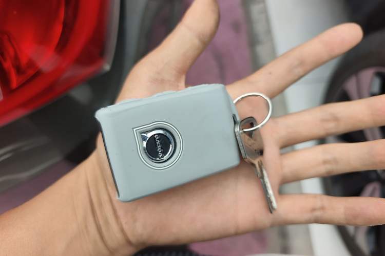 Used Volvo C40 2022 Long-Range PRO Version Vehicle Key