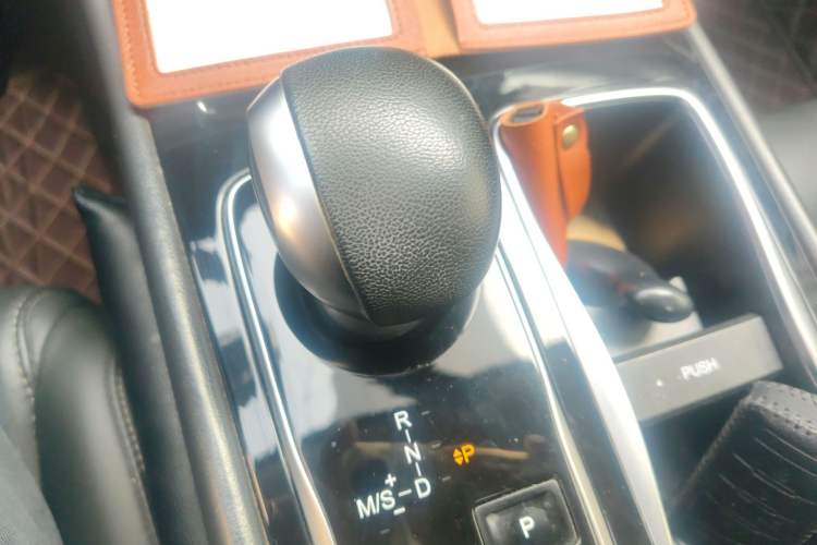 Used GAC Trumpchi GA6 2019 270T Automatic Smart Edition Gear Lever