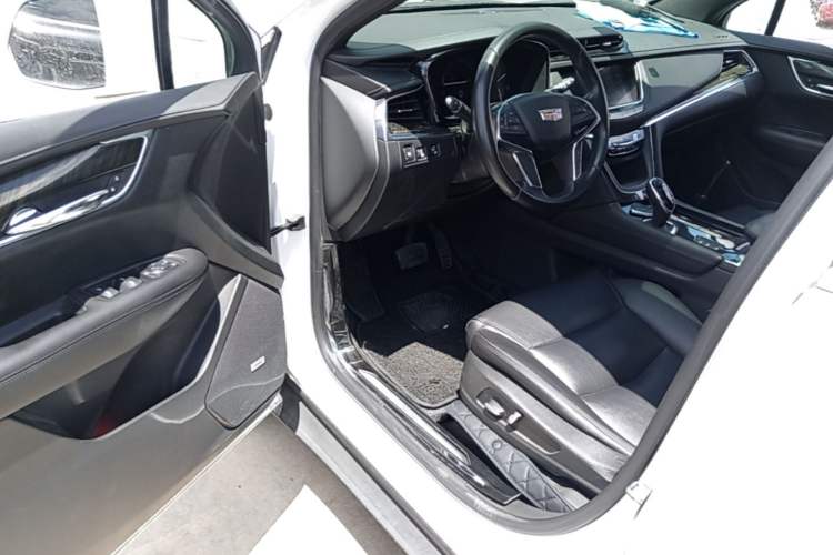 Used Cadillac XT5 2018 28E Four-Wheel Drive Tech Version
