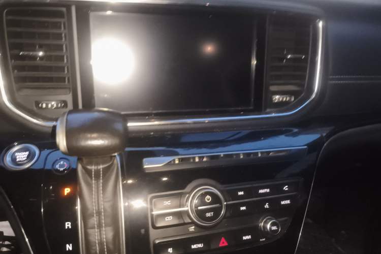 Used GAC Trumpchi M8 2020 390T Deluxe Edition Audio And AC Panel