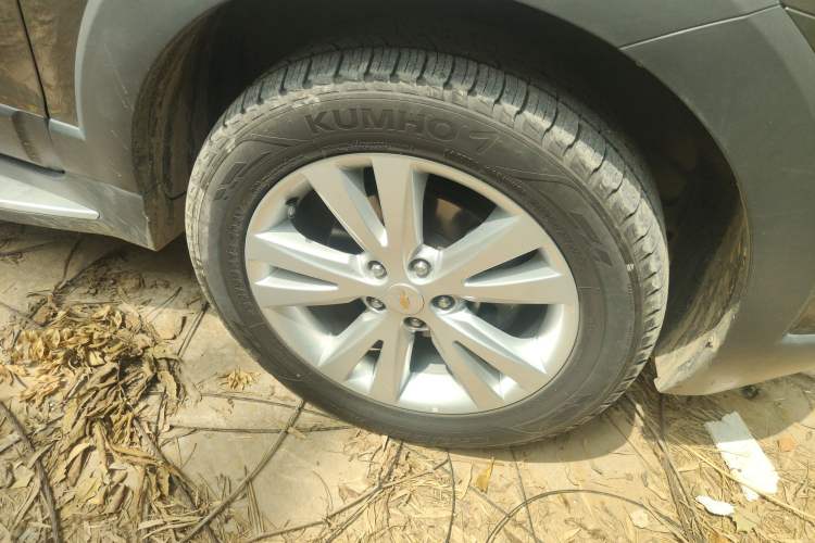 Used Chevrolet Captiva 2015 2.4L 4x4 Flagship Edition 7-Seater
