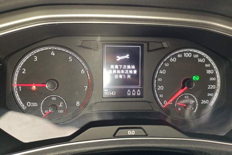 Used Volkswagen T-ROC 2018 230TSI DSG Two-Wheel Drive Advanced Version China V Standard
