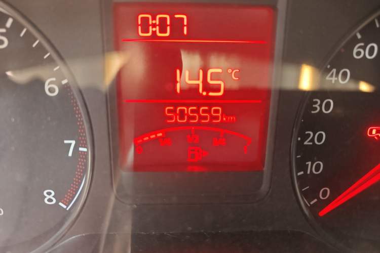 Used Volkswagen Polo 2012 1.6L Cross Polo MT
