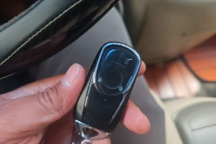 Used Buick GL8 2011 2.4L LT Luxury Business Executive Edition Vehicle Key